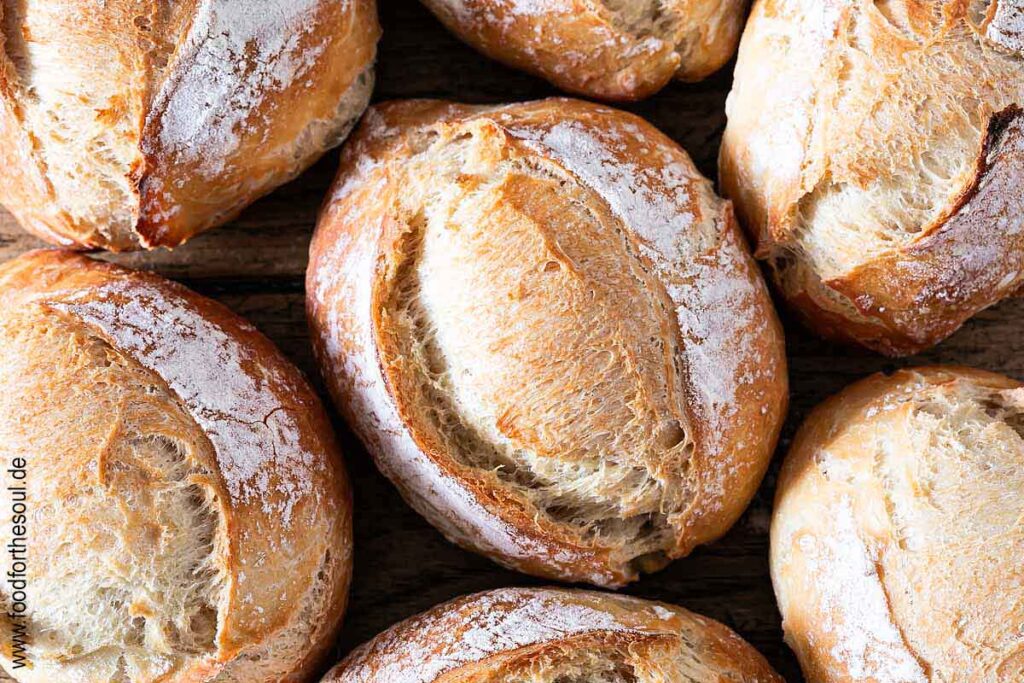 Frisch gebackene Weizenbrötchen