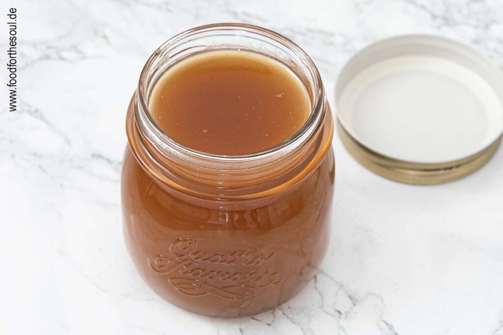 Apfelmarmelade in Schraubgläser abfüllen - Schritt 7